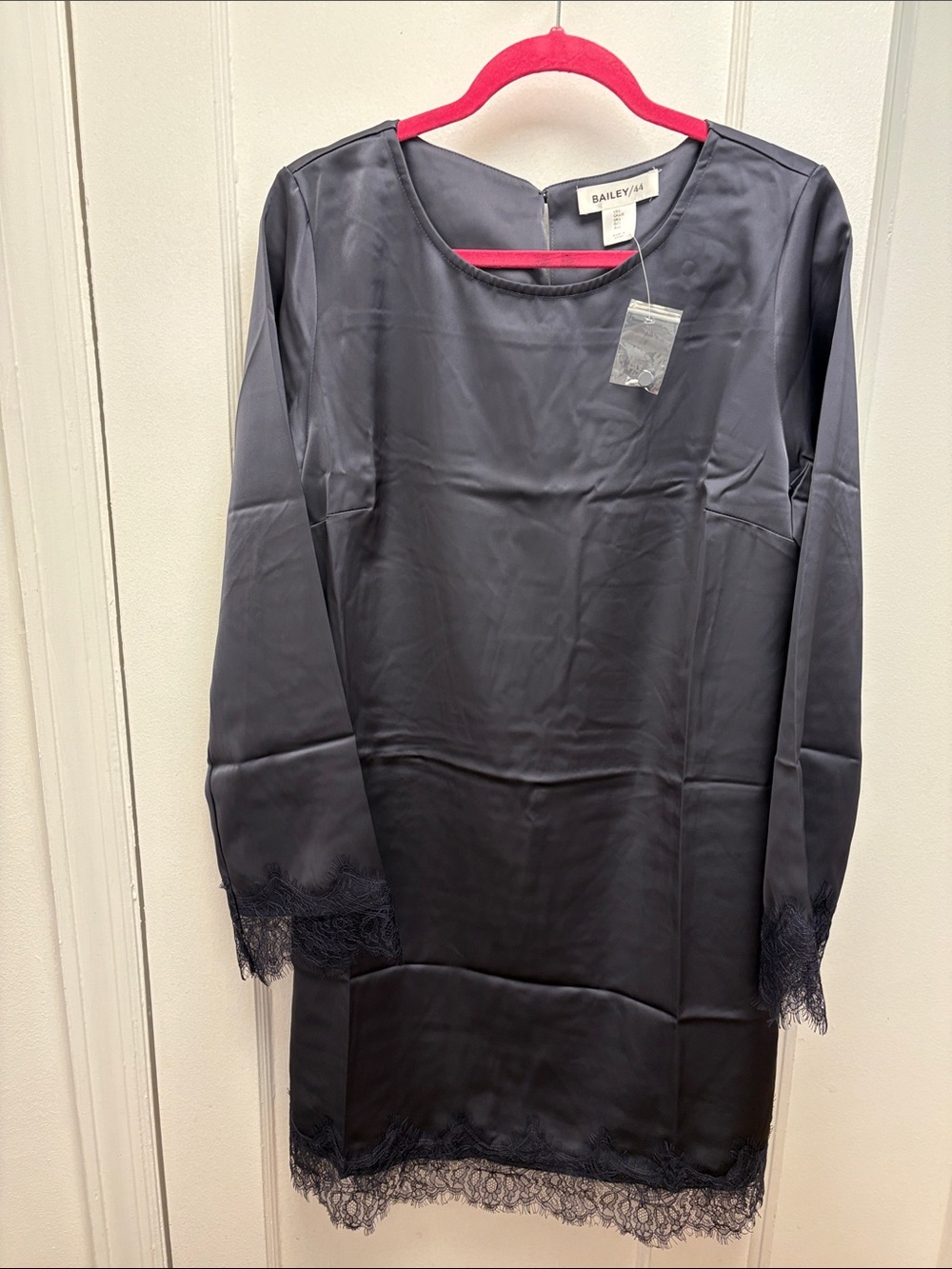 Bailey 44 navy  Satin Long-Sleeve Shift Dress with Lace Trim L